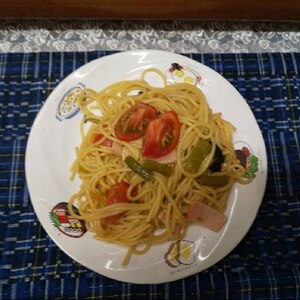 旨味たっぷり✨辛子高菜とトマトの和風パスタ